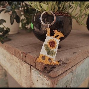 Sunflower keychain🌻
